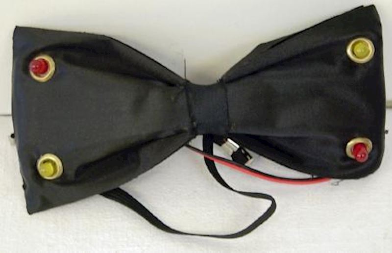 Noeud papillon clignotant (à l'exception de la pile 9V)