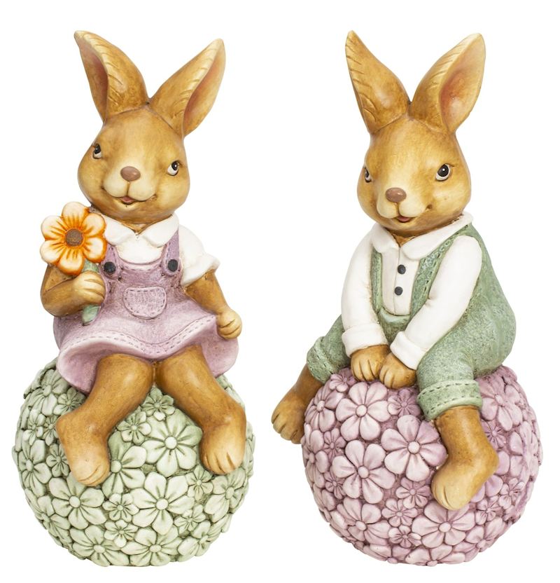 Hase sitzend auf Blumenkugel 47x22 cm 2 sort. aus Magnesia