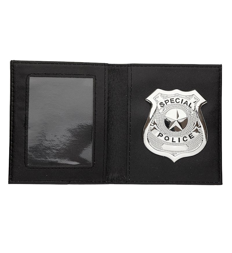 Polizei-Abzeichen in Brieftasche